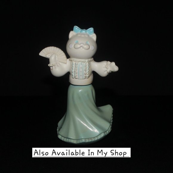 Avon Jadeite Pitcher and Basin | Vintage Avon Foaming Bath Oil Set - Picture 10 of 10